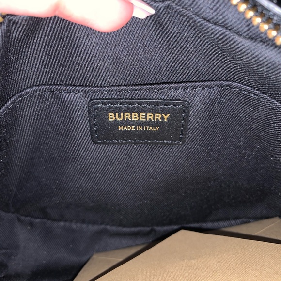 Burberry purse - Picture 5 of 7